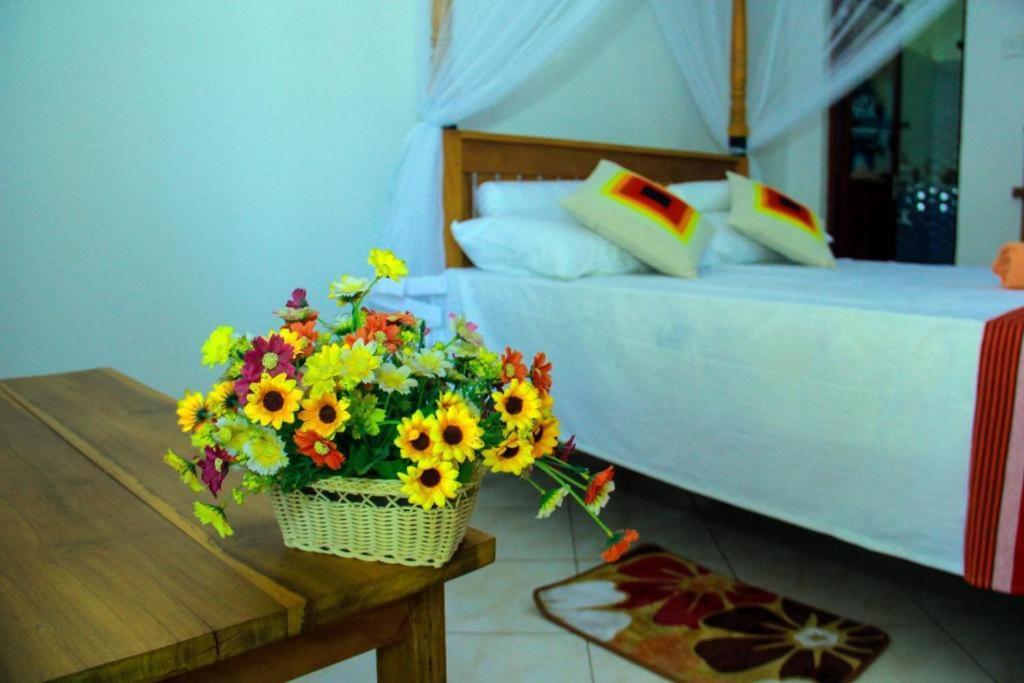 Thusitha S Nest Hotel Dikwella Kültér fotó