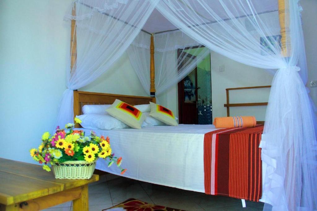 Thusitha S Nest Hotel Dikwella Kültér fotó